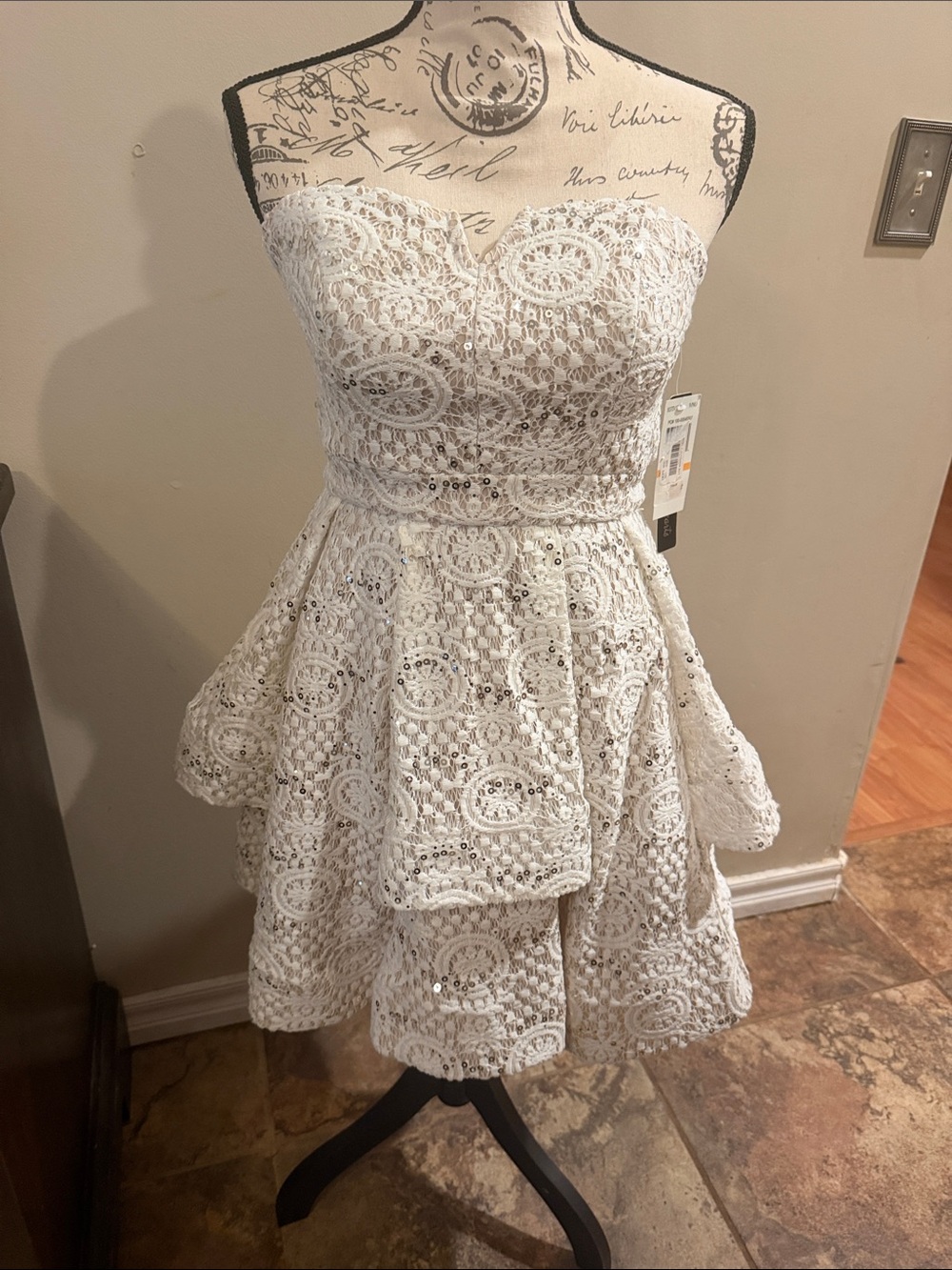 White lace sequin Strapless Party Dress size 7 Sequin Hearts